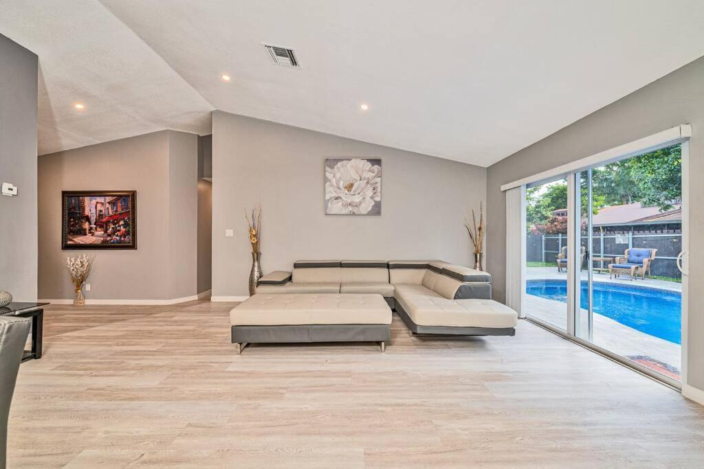 Spacious 4 Bedrooms, 2 Bathroom House With Pool Miramar Exterior foto